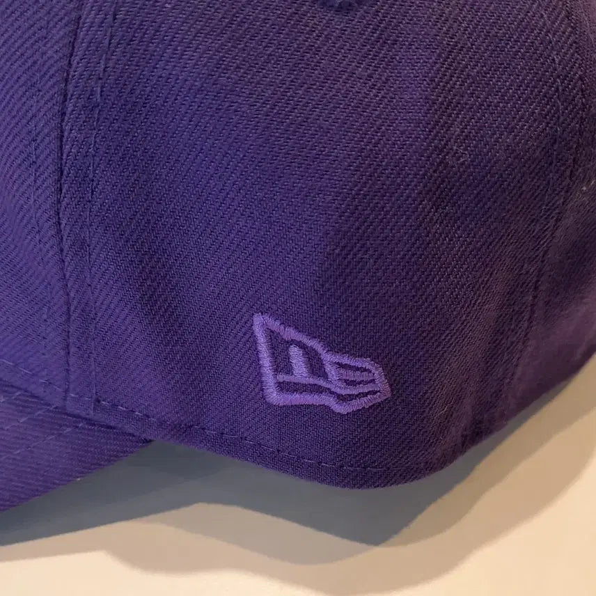 [BUNJANG] New Era X MoMA Rainbow Embroidery Ball Cap (Purple) / (새상품) 뉴에라 X 모마 레인보우 자수 볼캡 (퍼플)