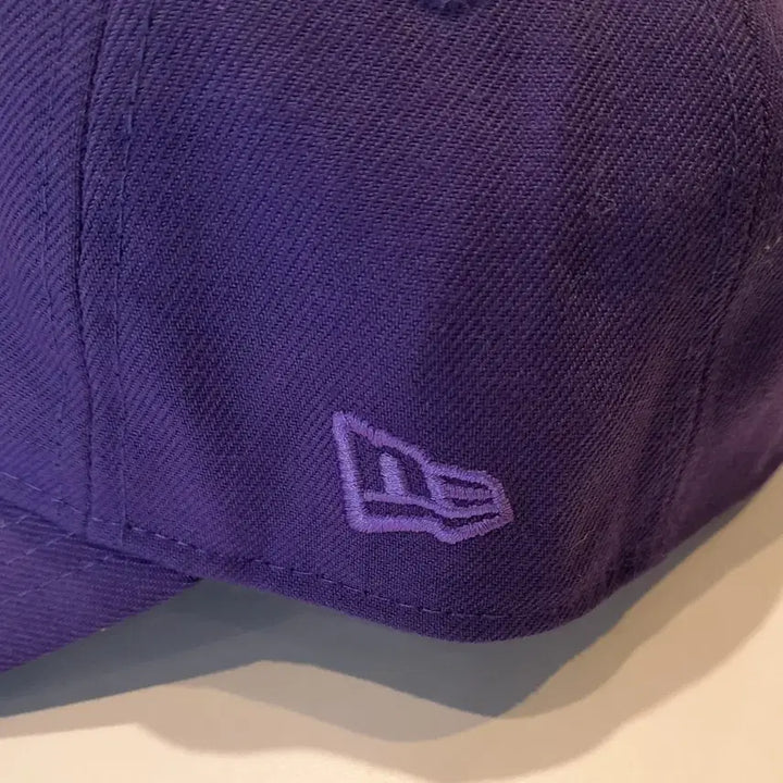 [BUNJANG] New Era X MoMA Rainbow Embroidery Ball Cap (Purple) / (새상품) 뉴에라 X 모마 레인보우 자수 볼캡 (퍼플)
