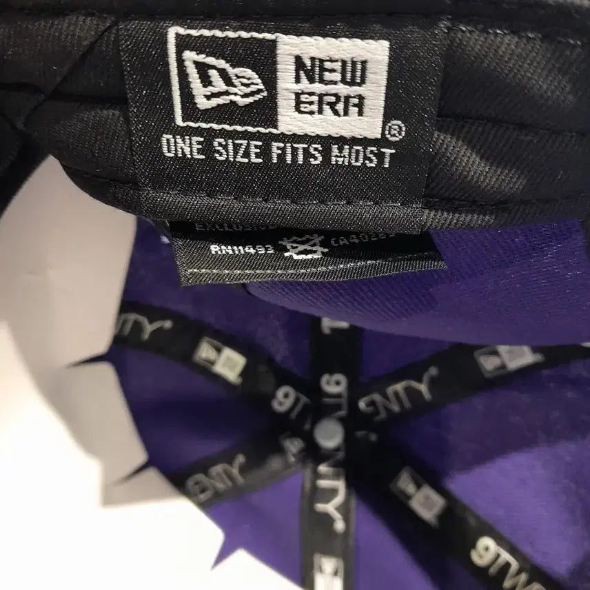 [BUNJANG] New Era X MoMA Rainbow Embroidery Ball Cap (Purple) / (새상품) 뉴에라 X 모마 레인보우 자수 볼캡 (퍼플)