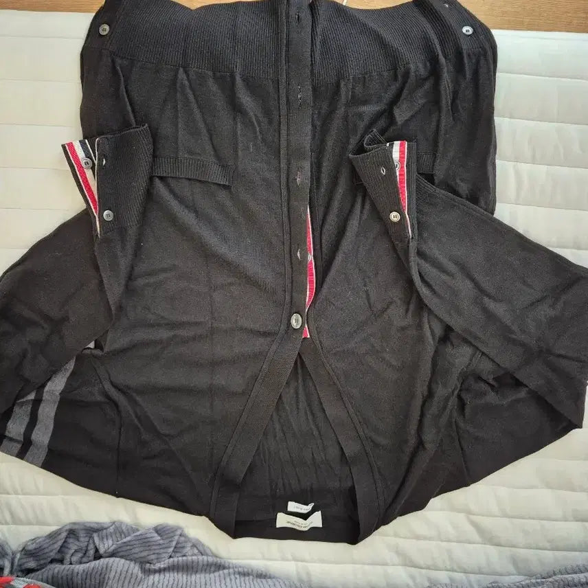 [BUNJANG] Thom Browne Merino Wool Black Cardigan / 톰브라운 메리노울 블랙 가디건 판매합니다