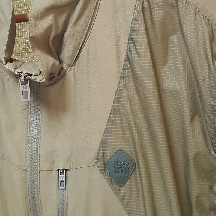 [BUNJANG] Kolon Sport Functional Windbreaker (Khaki) - Size 110 / 코오롱스포츠 기능성 바람막이 110사이즈 카키