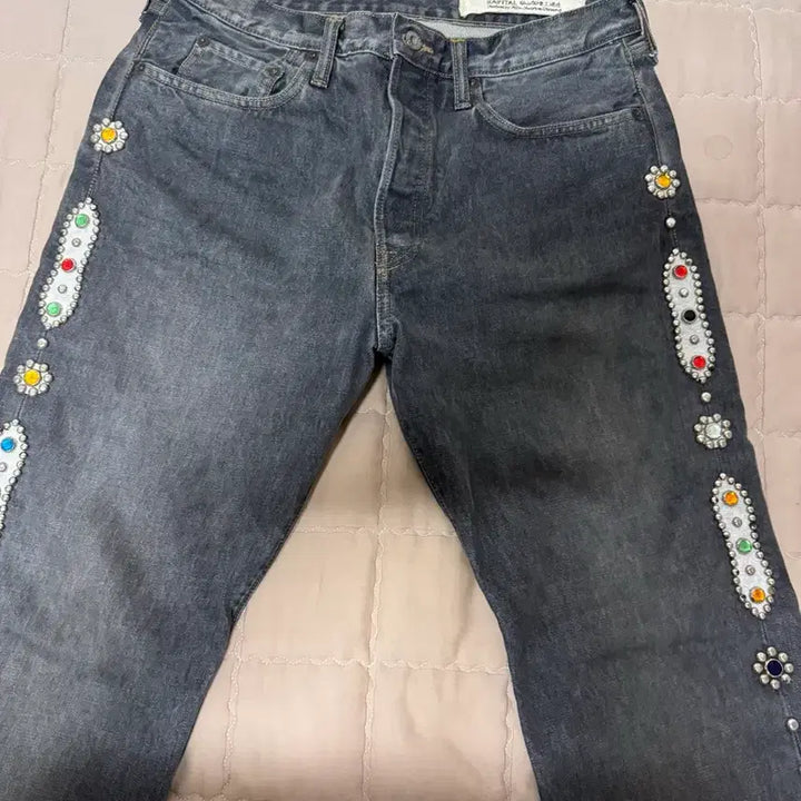 [BUNJANG] Capital Gemstone Black Jeans / 캐피탈 잼스톤 흑청 34 잼스톤