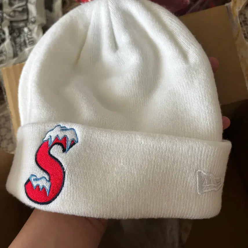 [BUNJANG] Supreme Icy S Logo Beanie White / 슈프림 아이시 S 로고 비니 화이트