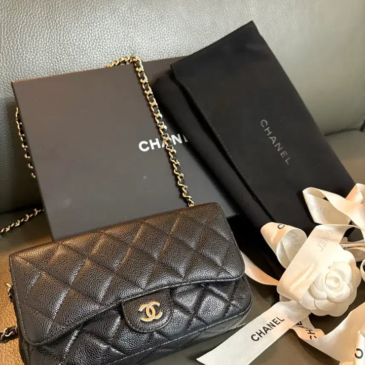 [BUNJANG] Chanel Phone Holder / 샤넬 체인 플랩 폰 홀더