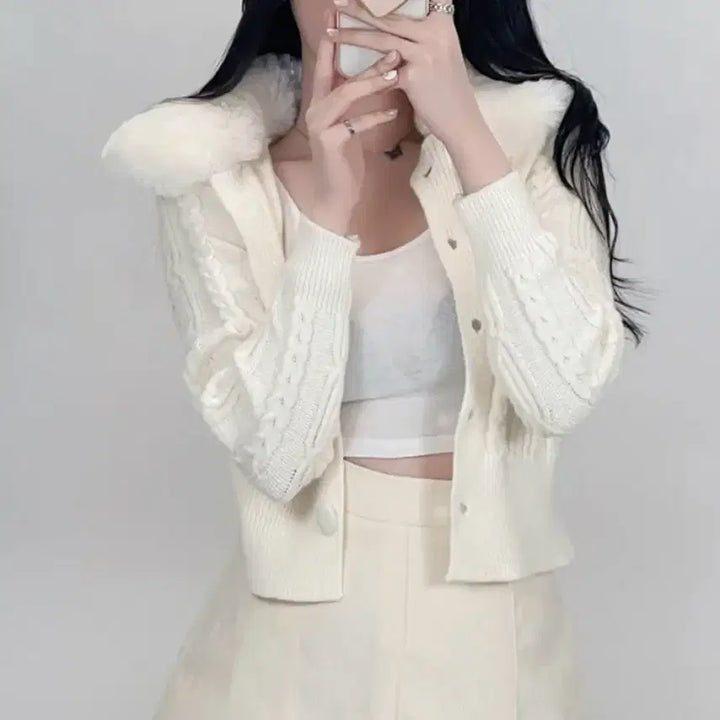 [BUNJANG] Ivory Cable Knit Cardigan with Fur Collar / 아이보리 퍼 카라 꽈배기 케이블 니트 가디건