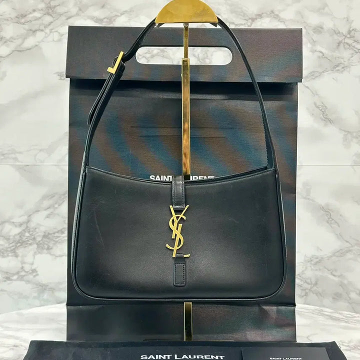 [BUNJANG] Saint Laurent Le 5 a 7 Hobo Bag Medium Black / 생로랑 le 5 a 7 호보백 미디움 블랙