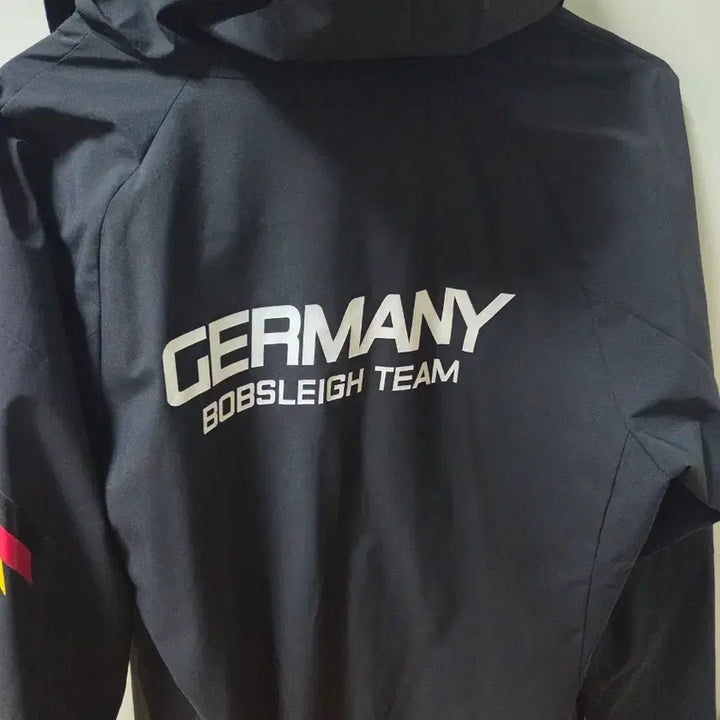 [BUNJANG] Descente Germany Bobsleigh Windbreaker Jacket / 2018  데상트 독일 바람막이(사용감 거의 없음)