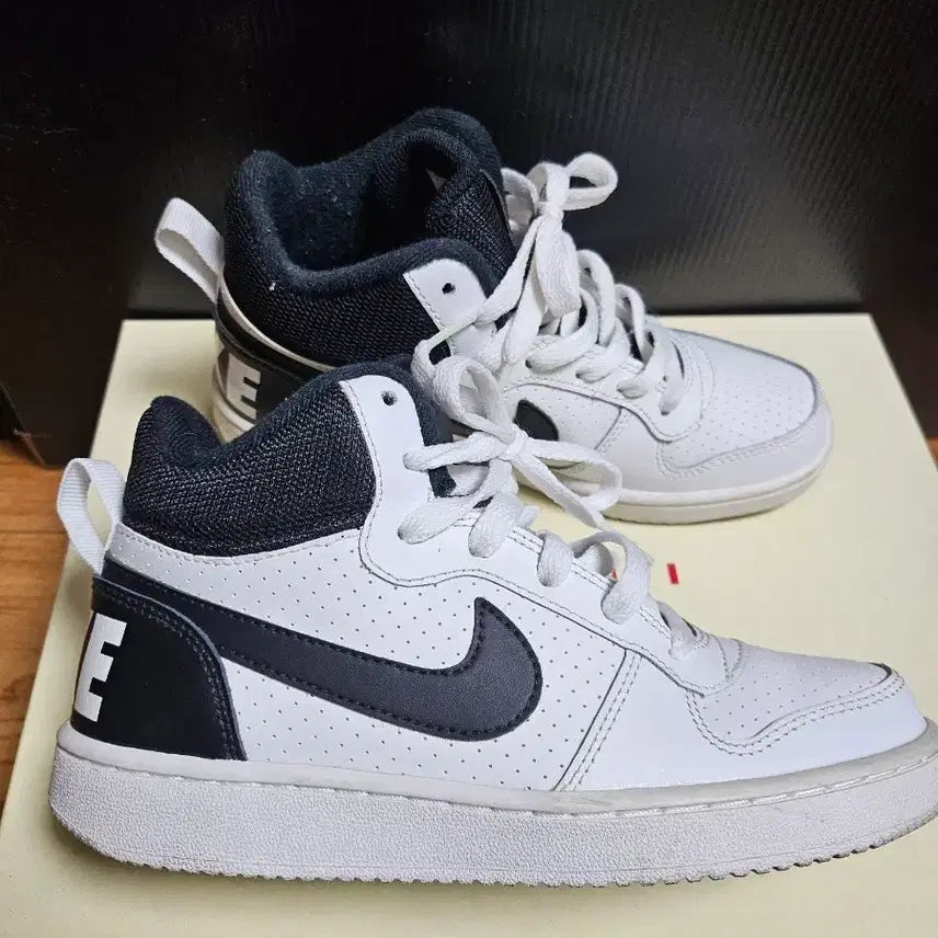 [BUNJANG] Nike Kids Basketball Shoes Size 225 / 나이키 키즈 농구화 225사이즈