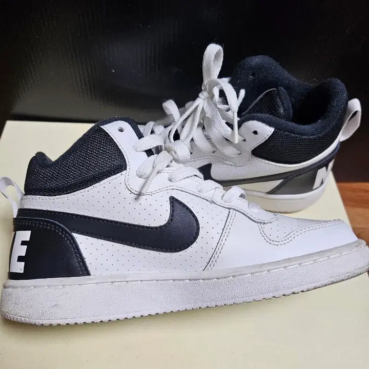 [BUNJANG] Nike Kids Basketball Shoes Size 225 / 나이키 키즈 농구화 225사이즈
