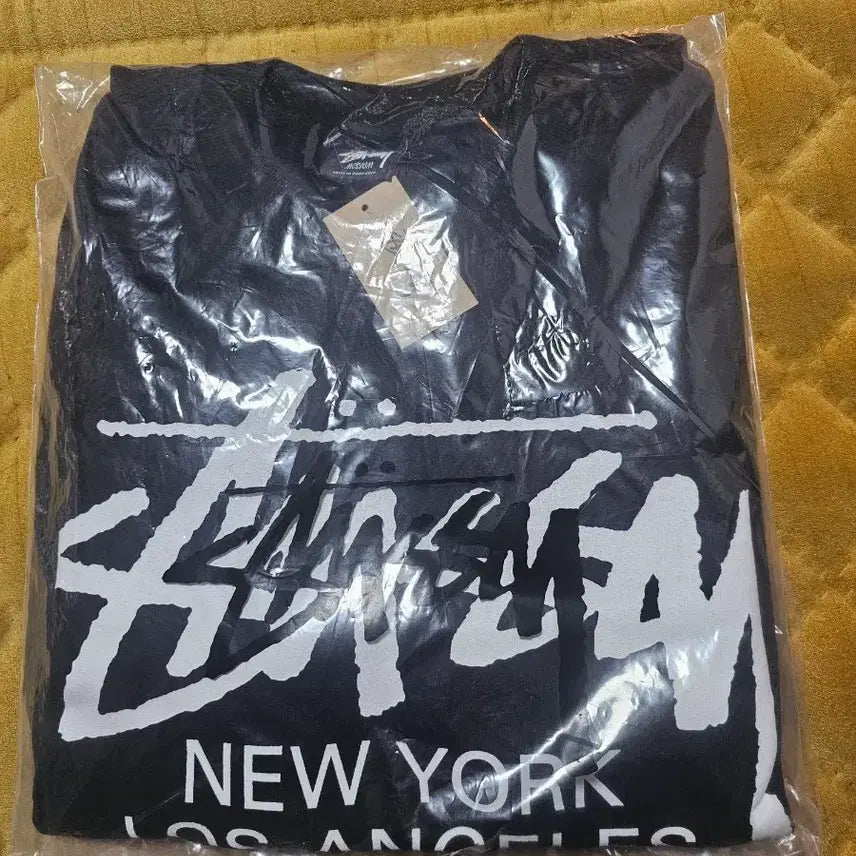 [BUNJANG] Stussy Black MTM (Sealed) - M / 스투시  블랙 맨투맨 새상품m