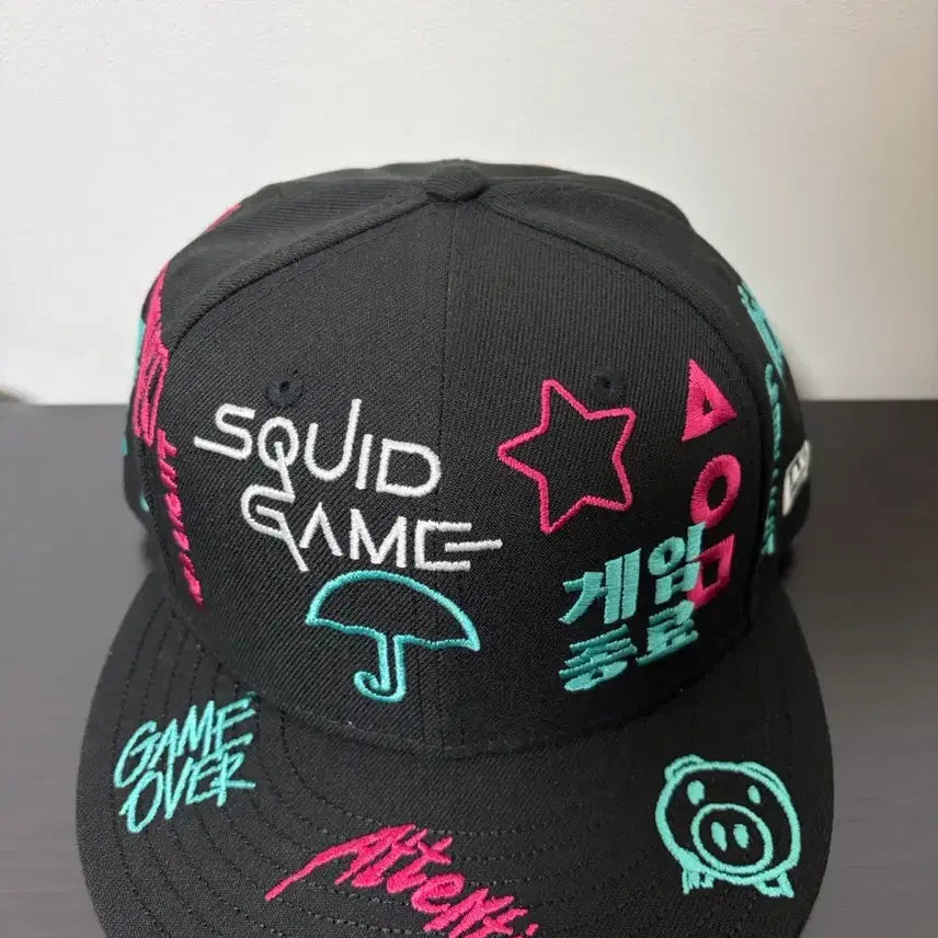 [BUNJANG] Netflix Squid Game Scribble Fitted Cap / Netflix Squid Game Scribble Fitted