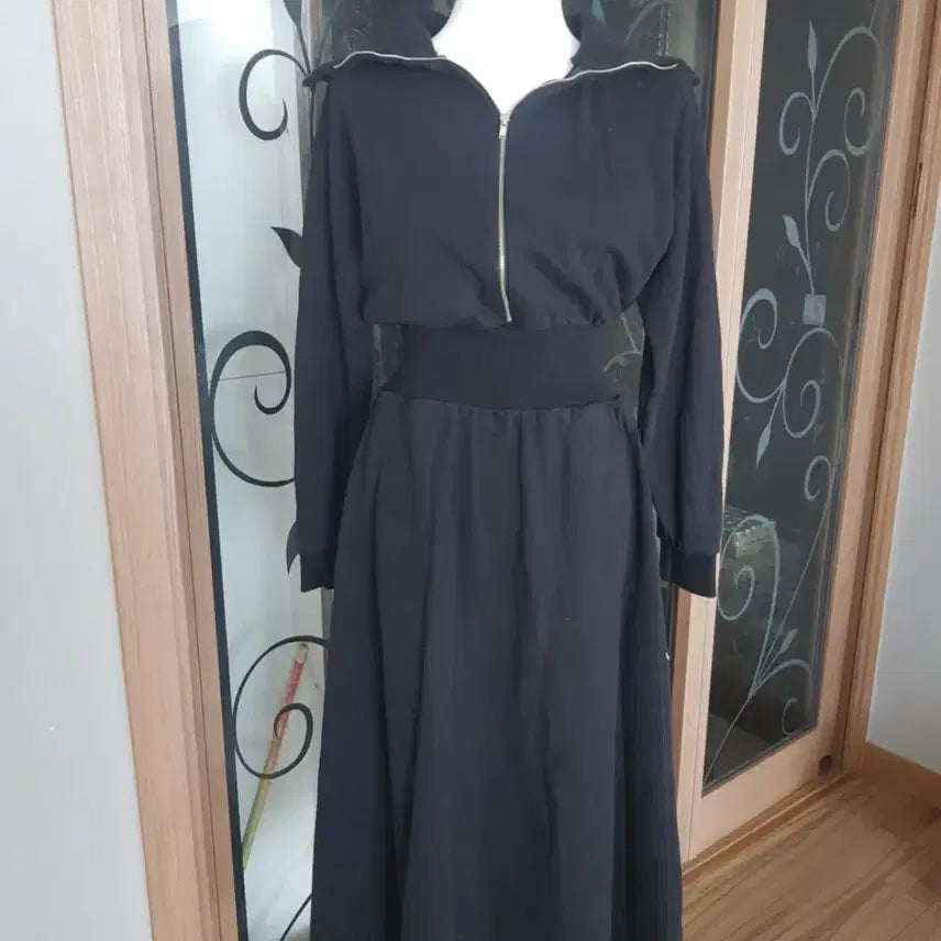 [SOLD OUT] 블랙 집업 롱 원피스