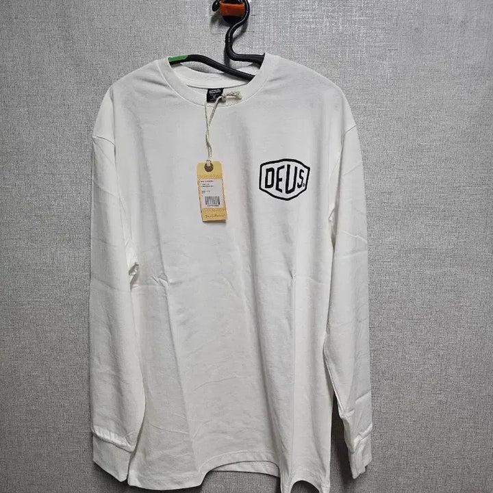 [BUNJANG] Deus White Long Sleeve T-Shirt (L, Oversized) / 데우스 화이트 긴팔 티셔츠 새상품 L오버핏