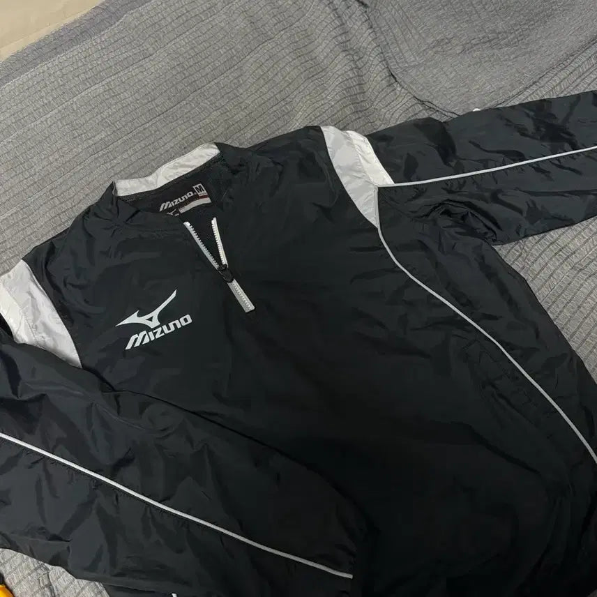 [BUNJANG] Mizuno Windbreaker / 미즈노 빅로고 반집업 바람막이