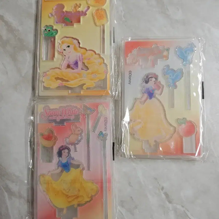 [BUNJANG] Disney Princess Acrylic Stand Set (Snow White/Rapunzel) / 디즈니 프린세스 아크릴 스탠드 세트 (백설공주/라푼젤)