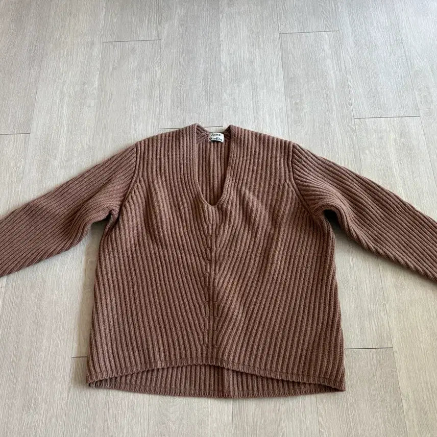 [BUNJANG] Acne Studios V-Neck Knit Sweater / 아크네스튜디오 브이넥 니트