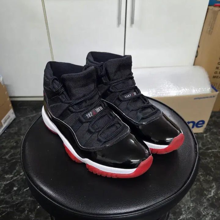[BUNJANG] Nike Air Jordan 11 Retro Bred Mid (260) / [260] 나이키 에어 조던 11 레트로 브레드 미드