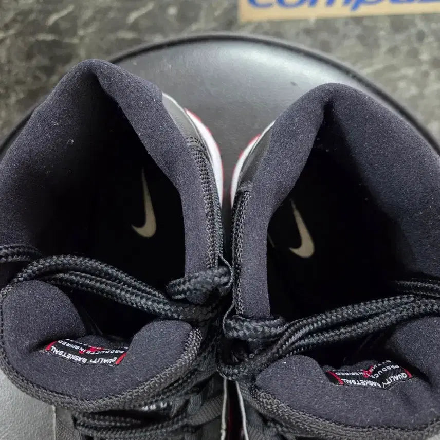 [BUNJANG] Nike Air Jordan 11 Retro Bred Mid (260) / [260] 나이키 에어 조던 11 레트로 브레드 미드