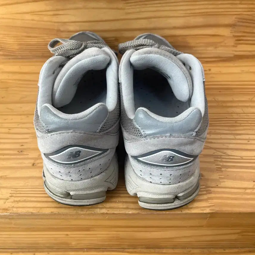 [BUNJANG] New Balance 2002R Grey Sneakers / 뉴발란스 2002R 그레이 스니커즈