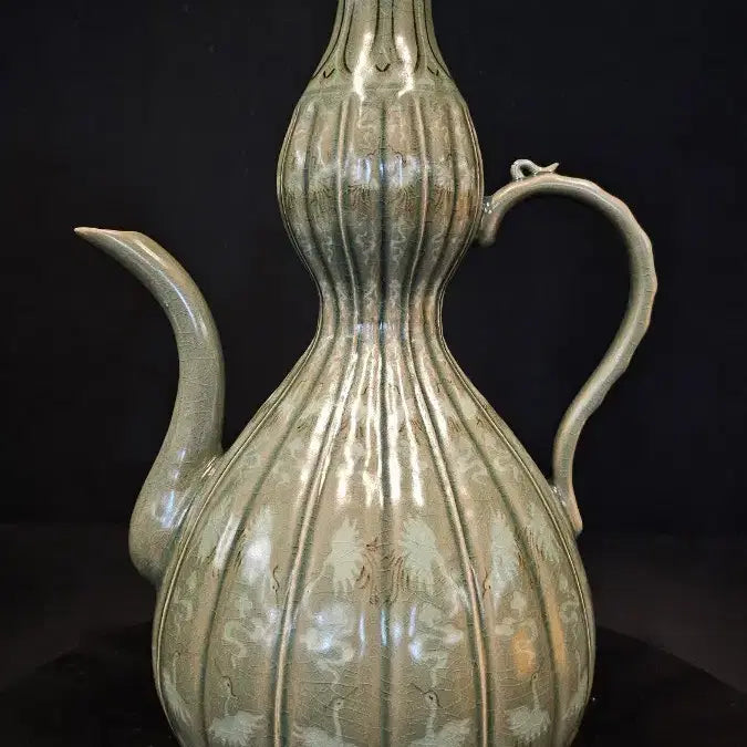 [BUNJANG] Celadon Porcelain Crane Cloud Pattern Bottle / 상감청자 운학문 과릉호리형 집호