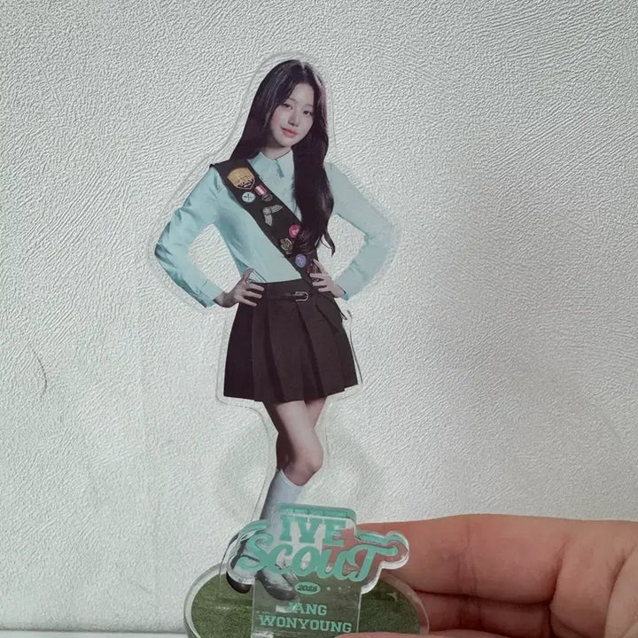 [BUNJANG] IVE Wonyoung Scout Acrylic Stand / IVE 아이브 장원영 Scout 아크릴 스탠드