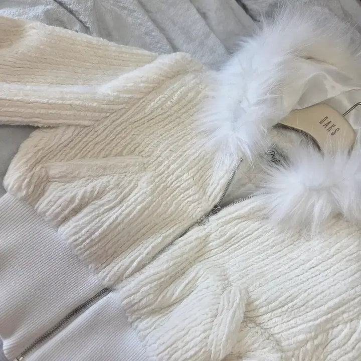 [SOLD OUT] 드라이로즈 스노우 플레이크 후드집업