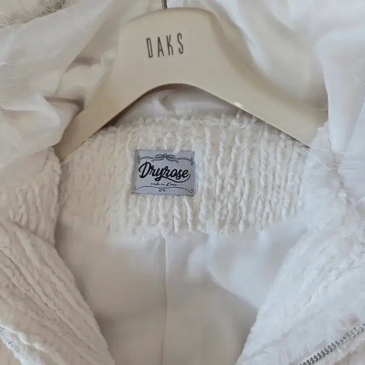 [SOLD OUT] 드라이로즈 스노우 플레이크 후드집업