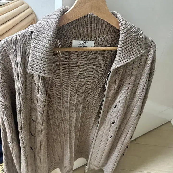 [BUNJANG] LMOOD Knit Cardigan Beige / LMOOD 니트 가디건 베이지
