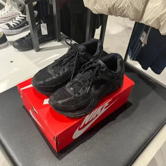 [SOLD OUT] 나이키 보메로5 270