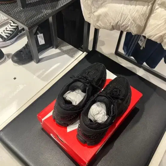 [SOLD OUT] 나이키 보메로5 270