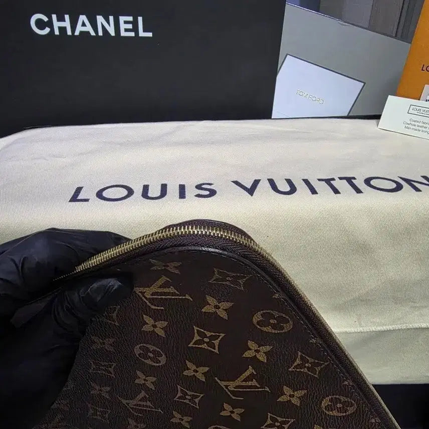 [BUNJANG] Louis Vuitton Etui Voyage MM Monogram Clutch Bag / {클로젯}[MM][풀구성]루이비통 에튀보야주 모노그램 MM클러치백