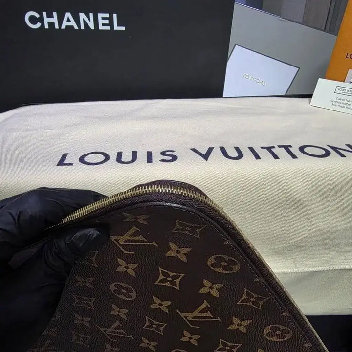 [BUNJANG] Louis Vuitton Etui Voyage MM Monogram Clutch Bag / {클로젯}[MM][풀구성]루이비통 에튀보야주 모노그램 MM클러치백