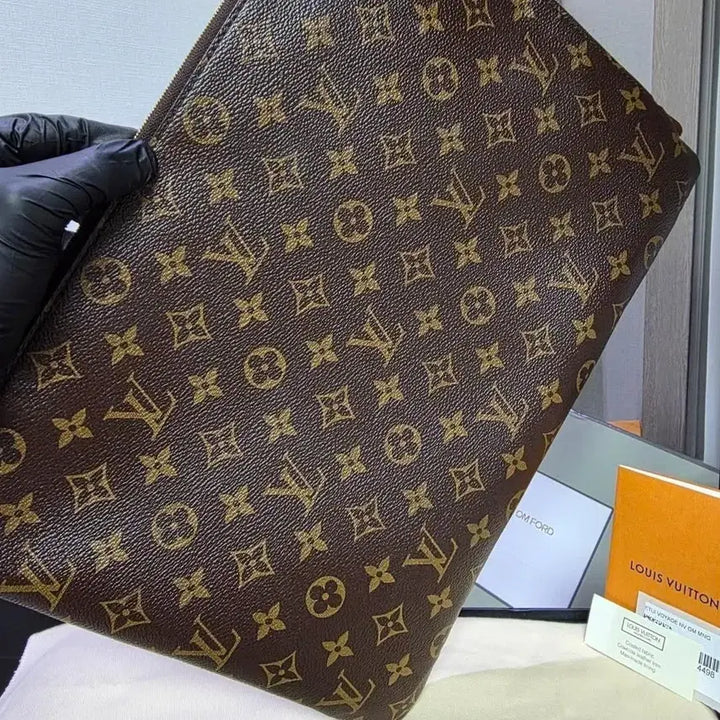 [BUNJANG] Louis Vuitton Etui Voyage MM Monogram Clutch Bag / {클로젯}[MM][풀구성]루이비통 에튀보야주 모노그램 MM클러치백