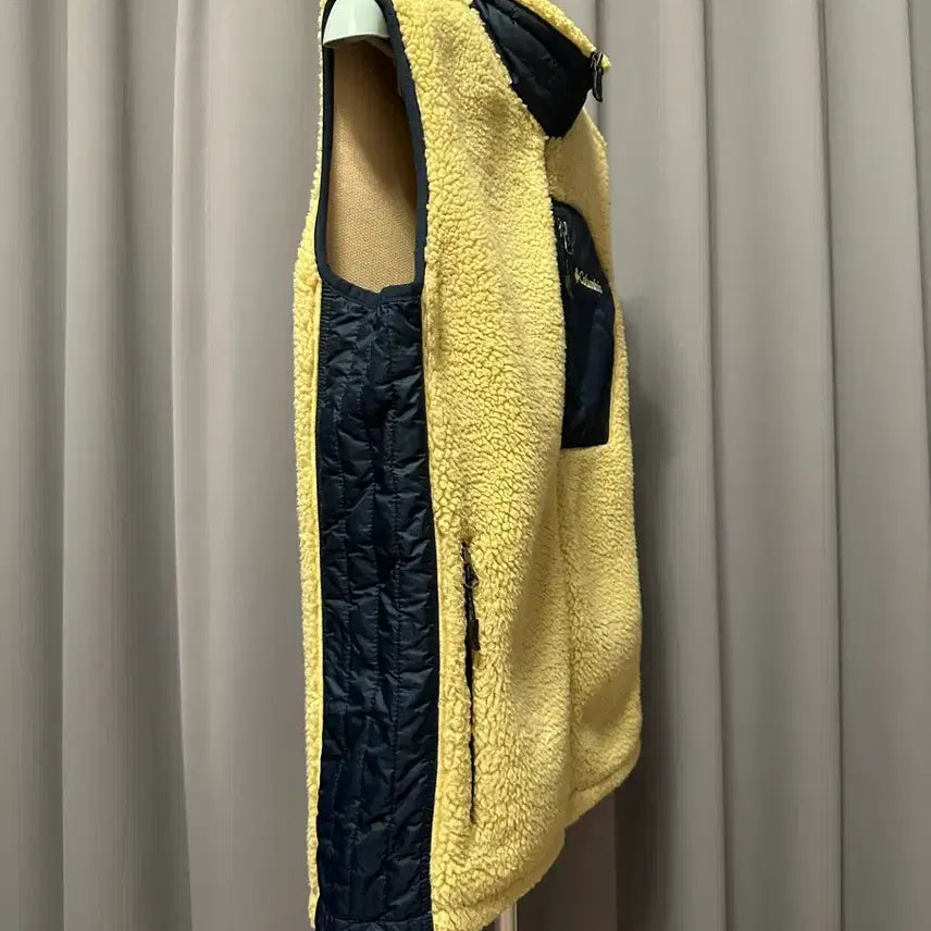 [BUNJANG] Columbia Fleece Vest L Size / 컬럼비아 플리스 베스트 투웨이지퍼 L사이즈