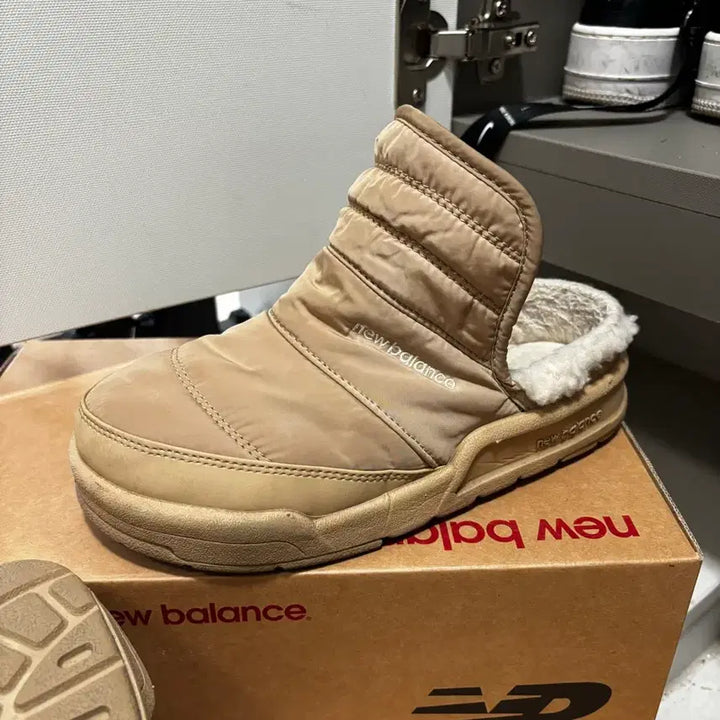 [BUNJANG] New Balance Mule Slippers (Silver & Beige) (Size 230) / 뉴발란스 퍼플리 뮬 슬리퍼 / 실버&베이지 / 230