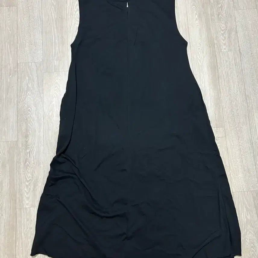 [BUNJANG] Hello Kitty Sleeveless Long Dress Black / 헬로키티 민소매 롱원피스 블랙