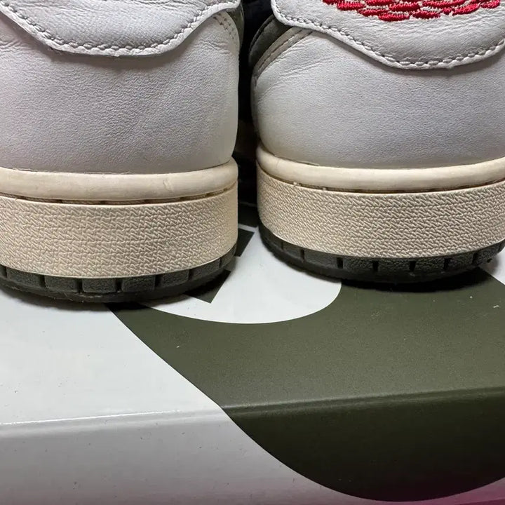 [BUNJANG] Nike Jordan 1 Travis Scott Medium Olive Sneakers / (W275) 조던1 트레비스캇 미디움 올리브