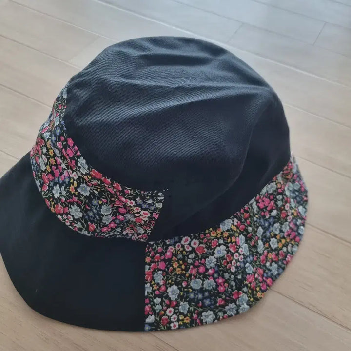 [BUNJANG] Vans Liberty Art Fabrics Bucket Hat / 반스 X 리버티 아트 패브릭스 버킷 햇 벙거지 블랙