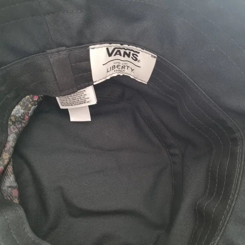 [BUNJANG] Vans Liberty Art Fabrics Bucket Hat / 반스 X 리버티 아트 패브릭스 버킷 햇 벙거지 블랙