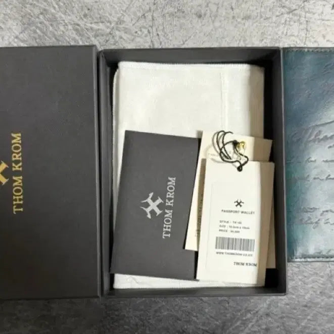 [BUNJANG] Thom Krom Passport Wallet / THOM KROM 톰크롬 여권지갑