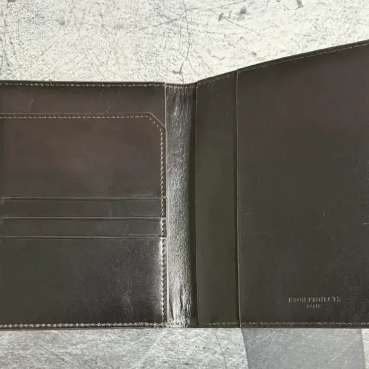 [BUNJANG] Thom Krom Passport Wallet / THOM KROM 톰크롬 여권지갑