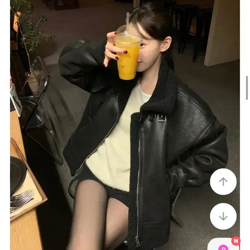 [BUNJANG] Young & Rich Berlin Mustang Black Coat / 에이블리 영앤리치 베를린 무스탕 블랙