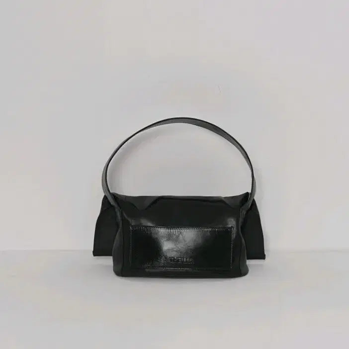[BUNJANG] The Illma Nelli Black Clutch Bag / 더 일마 Nelli 블랙 클러치 백 새제품