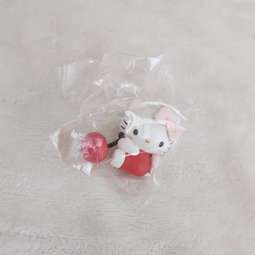 [BUNJANG] Sanrio Kitty Soda Cup Figure / (키티) 산리오 달콤소다 컵피규어 가챠 피규어
