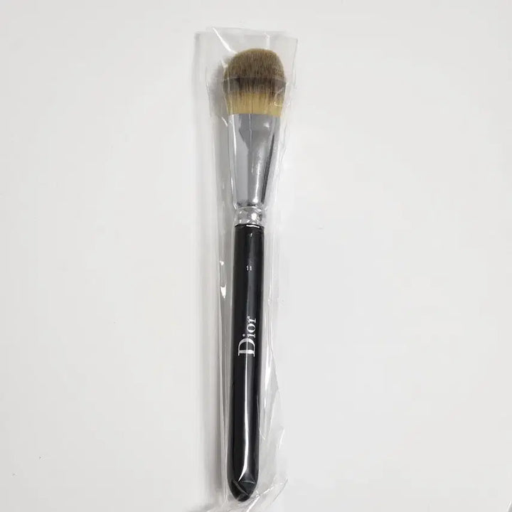 [BUNJANG] Dior Makeup Foundation Brush #11 / 새상품 디올 메이크업 파운데이션 브러쉬 11호