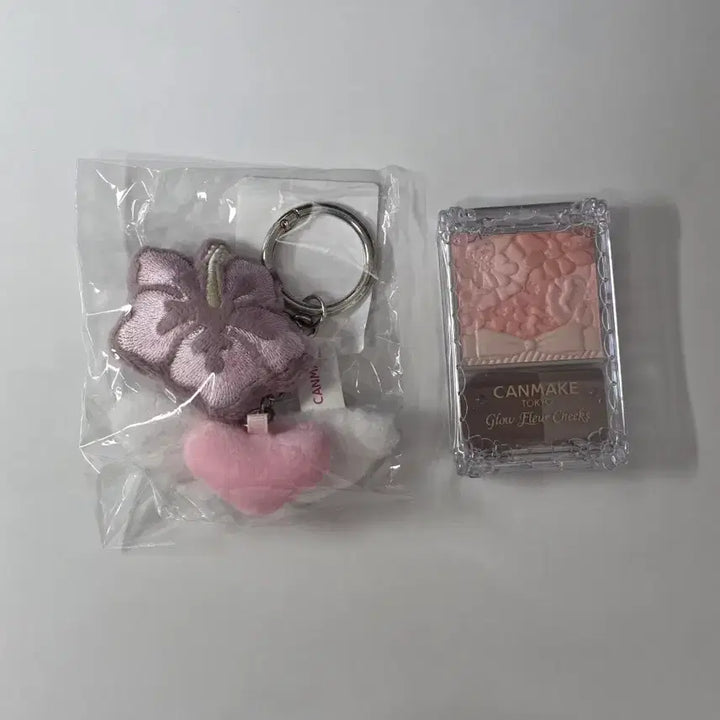 [BUNJANG] Canmake 18 Peach Whipping Glow Fleur Cheek Aloha Keyring / 미개봉 캔메이크 글로우 플로어 치크 18 복숭아 휘핑 플로어 알로하 키링
