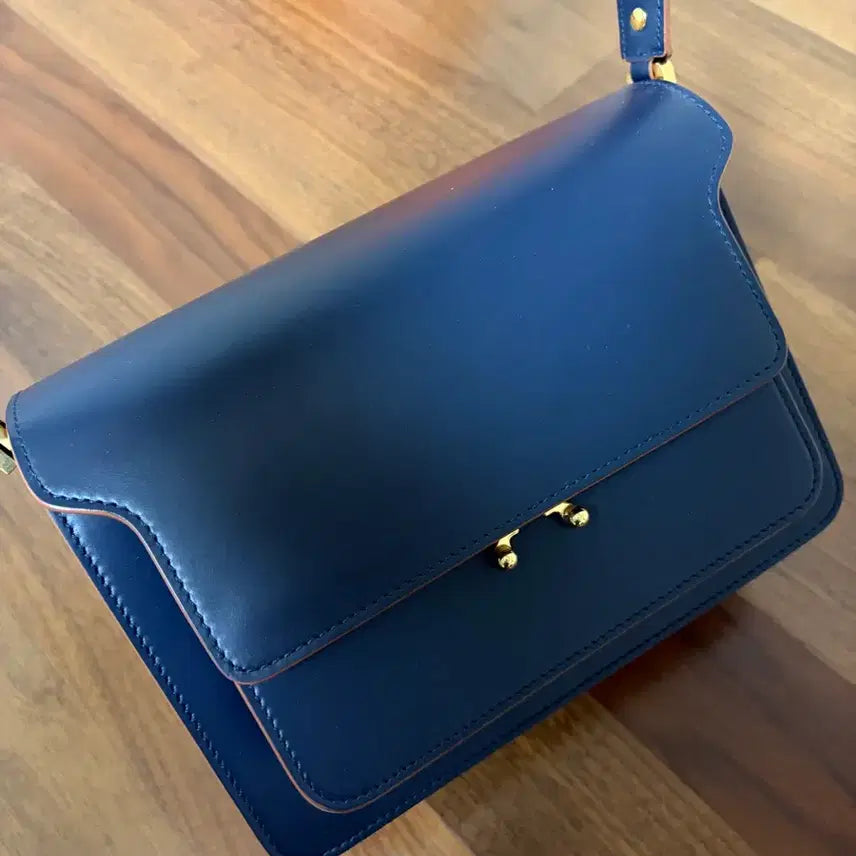 [BUNJANG] Marni Trunk Bag Medium Navy Calfskin Handbag / 마르니 트렁크백