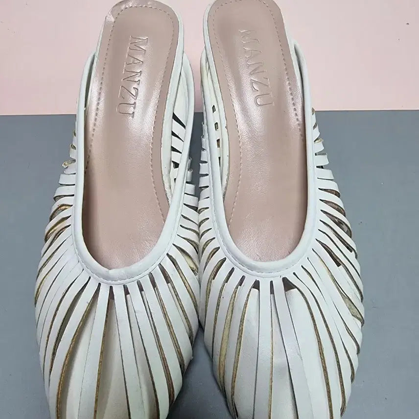 [BUNJANG] MANZU 240 White Mule Slippers / MANZU 만주 240 화이트 뮬 슬리퍼