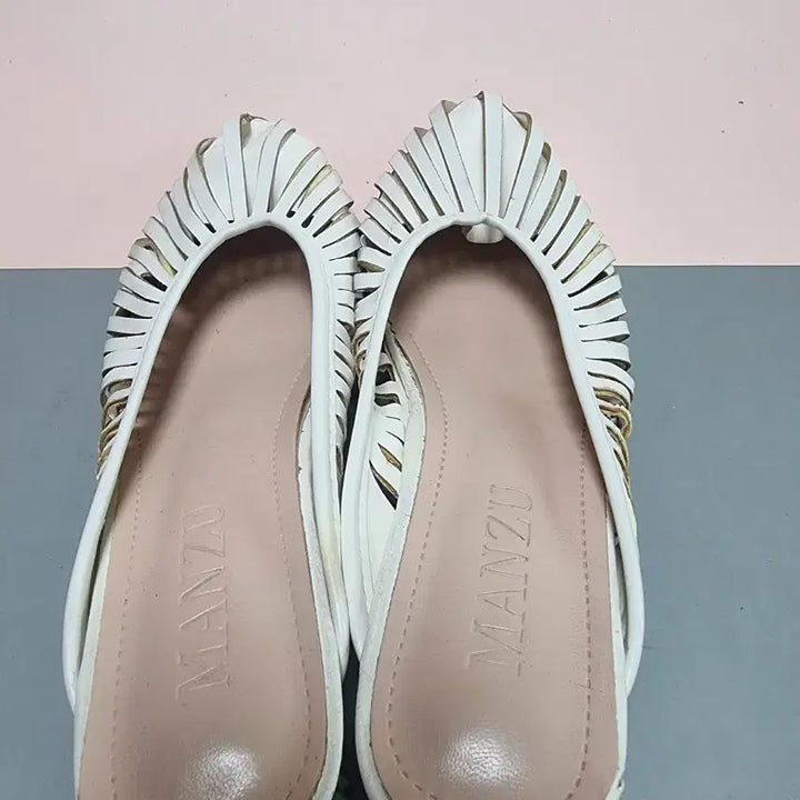 [BUNJANG] MANZU 240 White Mule Slippers / MANZU 만주 240 화이트 뮬 슬리퍼