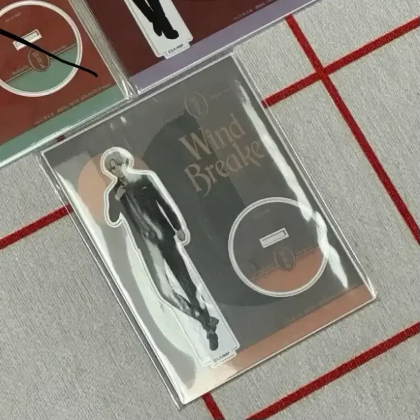 [BUNJANG] WINBRE Kaji Dress-Up Acrylic Stand (Sealed) / 윈브레 윈드 브레이커 드레스업 카지 아크릴 스탠드 미개봉